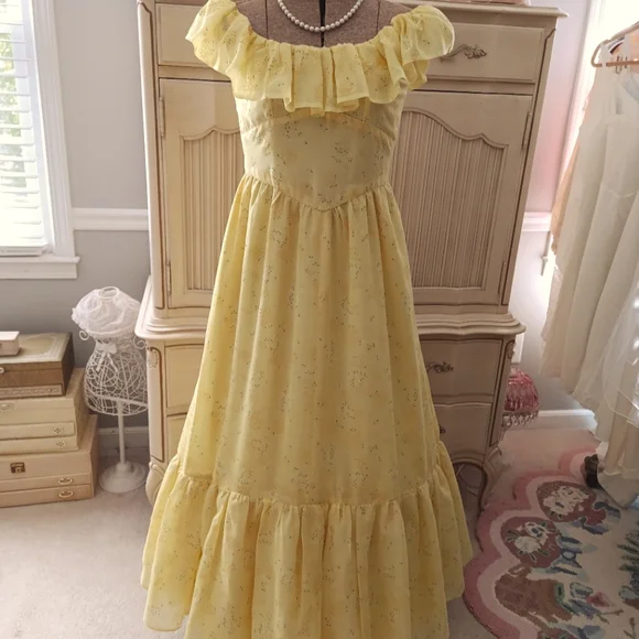 STUNNING 1970S VINTAGE YELLOW FLOCKED MAXI DRESS! - Picture 10 of 14